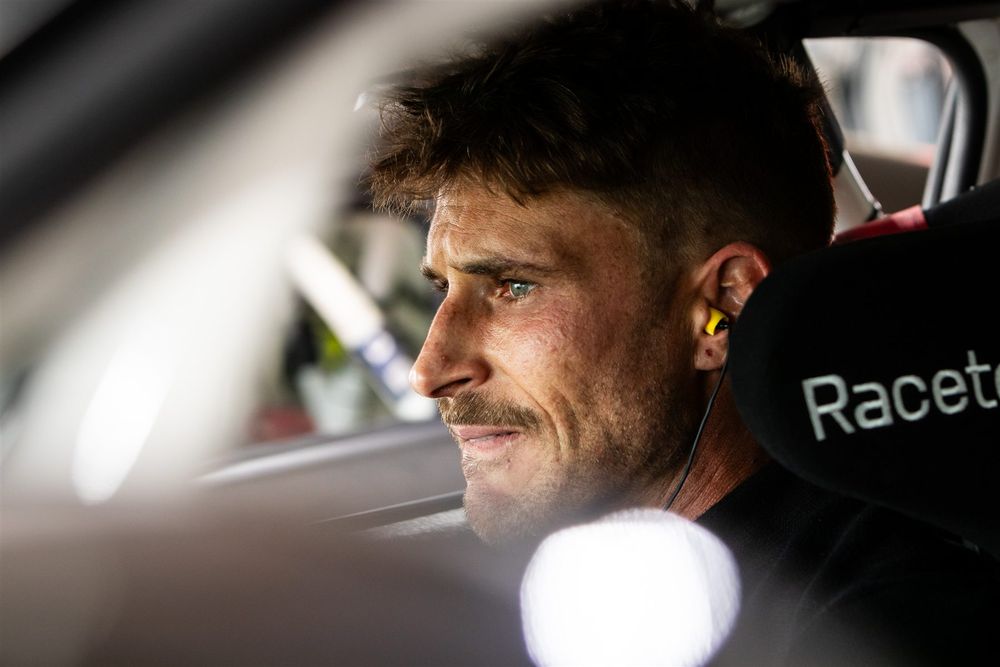 Craig Thornton, driver of car 71